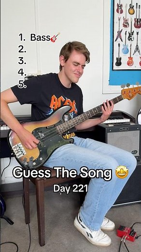 Day 221 | Can you guess the song? 😁 Made this with my Loop Station (Boss RC-3) 🎶 #guessthesong
