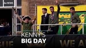 It's safe to say the self-proclaimed new Mayor of Norwich, Kenny McLean, has enjoyed Norwich City's #promotionparty! Fuelled by 'orange juice', he's certainly had quite the day.... More here: https://www.itv.com/news/anglia/2019-05-06/thousands-of-fans-line-the-streets-to-celebrate-norwich-citys-premier-league-promotion/ | ITV Anglia
