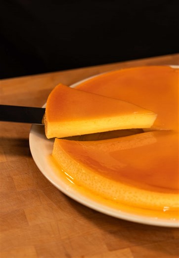 After recipe testing this one four times, it’s finally ready 🥹 If you have any flan tips, drop them below 👇 because I’ll definitely be making this one again 🤤 El flancito 🍮 - 2 Egg Yolks - 4 Whole Eggs - 300ml Sweetened Condensed Milk - 354ml Evaporated Milk - 1 cup of White Sugar - 1/2 cup of Water - Pinch of Salt - 1/2 tsp of Vanilla Extract In a sauce pan on a medium heat, add sugar and water to start with the caramel. Cook it until it is a golden color. You want to be careful here as eve