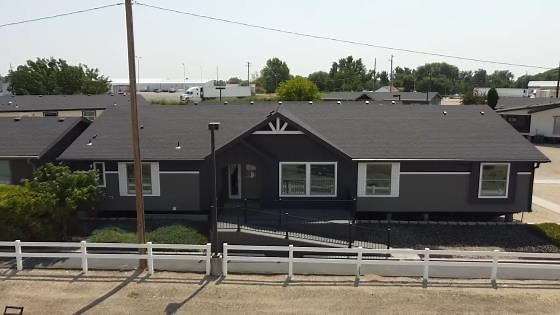 Grand Manor 6013 by Kit Custom Homebuilders | 4 bed, 2 bath prefab house tour