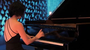 119K views · 6.2K reactions | Teenage Brahms often escaped through music at cafes where he fell in love with the swirling, passionate melodies of Hungarian gypsy bands. These leisurely hours and beloved tunes ultimately inspired his Hungarian Dances. In this video Claire Huangci gives a stunning performance of Hungarian Dance No. 1 at Elbphilharmonie Hamburg. Full video➡️https://fal.cn/38jII | Steinway & Sons | Facebook