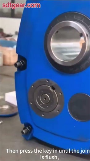 SDT Shaft mounted gearbox backstop installation and function.