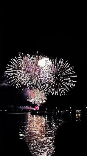 NAVY PIER FIREWORKS WEDNESDAY AND SATURDAY #chicago