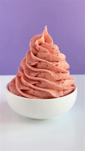 Easy Strawberry Buttercream Frosting | Cake Me Home Tonight