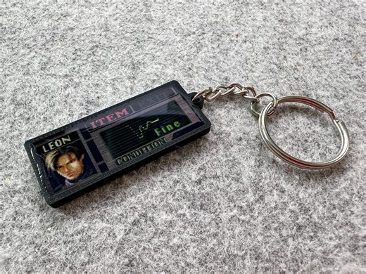 Resident Evil 2 Keychain: PS1 Game, Customizable Color - Etsy