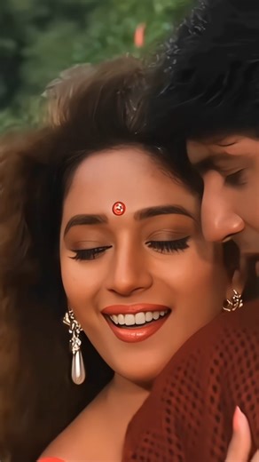 Kya kahun tujhse mai kitna pyar karti hun❤️🥰 . . . . . No copyright infringement intended. I don't own any of these clips, they have full rights of their respective owner. Song credits:- Song: KYA KAHU TUJHSE MAIN KITNA PYAR KARTA HUN WITH LYRICS Singer: KUMAR SANU, SADHANA SARGAM Music Director: ANAND-MILIND Lyricist: ANAND BAKSHI . . #oldisgold✨ #90ssong #90ssongs #90svintage #90snostalgia #viral #trending #reelitfeelit #reelkarofeelkaro #viralreels #trendingreels #explorepage✨ #explore #reel