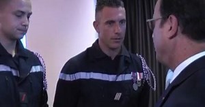 ATTENTAT DE SAINT-QUENTIN-FALLAVIER. Le président Hollande a rencontré les pompiers et les gendarmes