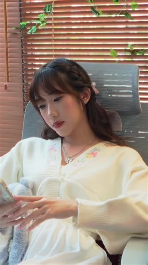 🎌 Bikin setup makin keren bareng Rexus AYAKA Series! Keyboard mousepad dengan desain khas Jepang, hadir dalam 4 varian: Fukenro, Shorai, Kisha, Yuko. Pilih juga switch favoritmu: Red, Brown, atau Blue. ✨ Tonton videonya sampai habis biar gak ketinggalan detailnya! #RexusAYAKA #KeyboardTKL #GamingGear #SetupEstetik