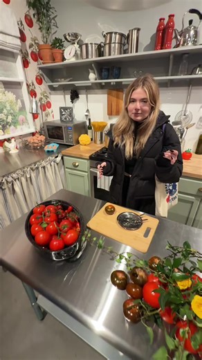 Cooking in the Kitchen with Harry Styles