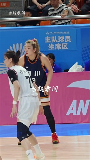 李梦虽不在国内球场，9号战袍仍是她的传奇。#中国女篮 #女篮李梦 #李梦