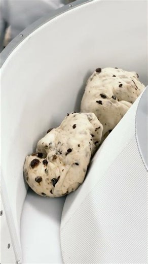 Big bakery production can also mean big variety 😎 | Merand Rotaball | Vanrooy Machinery