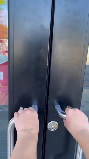 Who are you making a resy with??? #cheesecakefactory #foodtok #reservations