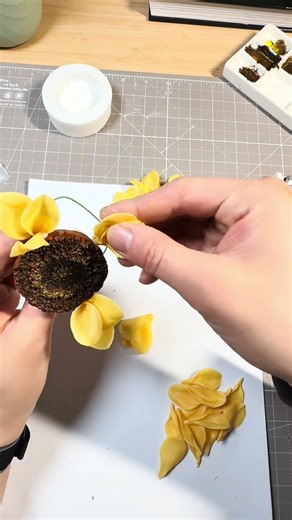 Black-Centered Sunflower 🌻 Cold Porcelain Clay