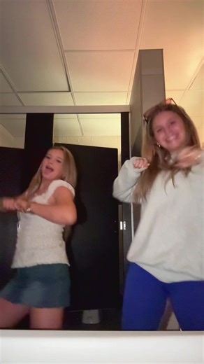 @Emzz💐 @S A Y L O R!! 🐚 #dance #jesuslovesyou #highschool #blowup | dance videos