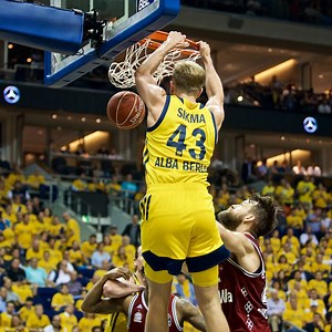15K views · 222 reactions |  Highlight-Alarm ​ Zum Start der BBL-Rückrunde am Wochenende zeigen wir euch die spektakulärsten Szenen der bisherigen Saison. Spoiler: Es sind richtig viele! | ALBA BERLIN | Facebook