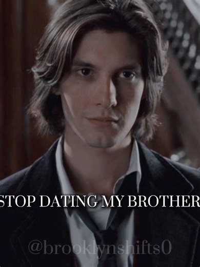 #MARAUDERSDR Regulus just standing there like🧍 I'm actually so pissed off right now because my YOUNGER brother tried to tell me to stop reality shifting because it's