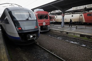 Ministerul Transporturilor anunţă o creştere a salariilor angajaţilor CFR