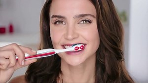 Colgate Optic White Toothbrush Plus Whitening Pen TV Spot, 'No Mess'