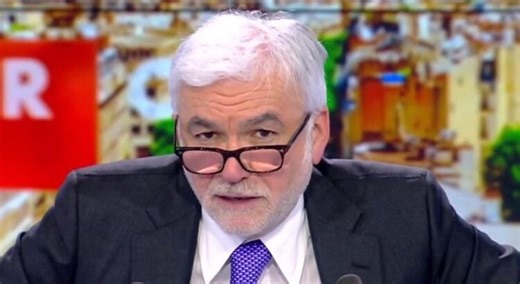 Pascal Praud ne mâche pas ses mots sur la France : "Une société ensauvagée"