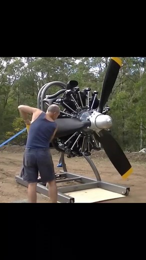 Sternmotor Starten #fo #fly #mechanic #v8 #diesel | radial engine
