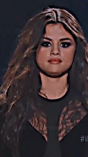 Selena Gomez Love You Like a Love Song Performance at iHeartAwards