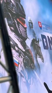 🖋️Slová policajnej prezidentky adresované všetkým výnimočným kolegom VÁŽENÍ KOLEGOVIA, POLICAJTI, HRDINOVIA – ĎAKUJEM🙏🏼 💬 ,,Ste výnimočné ženy a muži zákona - príslušníci Policajného zboru, ktorí svojou odvahou, rozhodnosťou a duchaprítomnosťou ukázali, čo znamená byť pripravený nasadiť vlastné sily a neraz aj vlastné zdravie, aby ste zachránili ľudský život. Vo Vašich skutkoch sa odráža to najpodstatnejšie poslanie policajta – byť nablízku v ťažkých chvíľach, podať pomocnú ruku, keď iní str