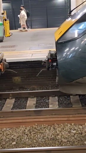 Two 80x units coupling at Exeter St David's