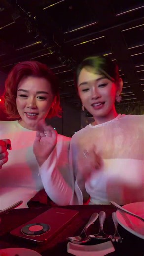 Dancing With MaMa Phway Phway 😍🥰 #ingyinrr #phwayphway #ဖွေးဖွေး #trending