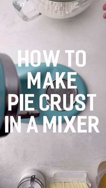 Kelli Avila - Everyday Pie on Instagram: "Utilizing a stand mixer to make pie crust is a mess-free and simple way to achieve this infamously tricky task! If done properly, making dough in the stand mixer can produce a very tender and flaky pie dough. The dough comes together easily in the stand mixer, especially after the water is added, and is much easier to clean up than other methods. Additionally, if you are making a large batch of pie dough, the stand mixer is the best choice. Ingredients n