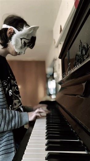 Washing machine heart on piano:3 #therian #piano #mask #fypシ #washingmachineheart #gear #alterhuman