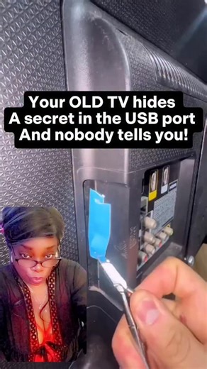 Rosalyn Booker on Instagram: "Turn your old TV into a smart TV in seconds by following these few steps, #tvhack #smarttv #apps #tvapp #usbcable #Newtv #keepyouroldtv"
