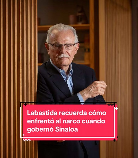 El exgobernador Francisco Labastida Ochoa, afirmó que en Sinaloa “están gobernando los narcos” y recordó su experiencia al frente del estado, cuando según relató decidió prepararse durante 4 años en seguridad pública antes de asumir la gubernatura. En la conversación, dijo que rechazó inicialmente una candidatura ofrecida por José López Portillo porque consideraba que no estaba preparado en materia de seguridad. Consulta todos los detalles en www.aristeguinoticias.com #Labastida #Sinaloa #Franci
