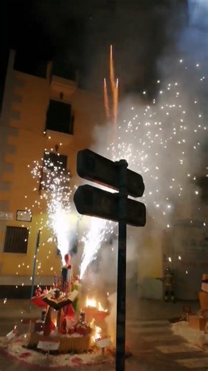 Spain's Summer Solstice Bonfire Festival 🔥 #bonfire #sommersonnenwende #youtubeshorts