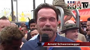 Arnold Schwarzenegger Muscle Beach/J.Hasulyo