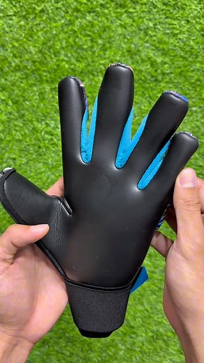 Cái màu nó đẹp mút infinity thì bền. #Reusch #venom #infinity | Thinh Vu