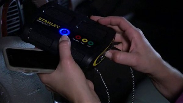 STANLEY P2G7S Simple Start Lithium Ion Portable Power and Vehicle Battery Booster