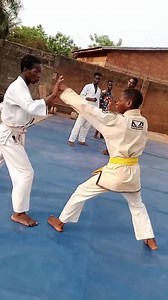 226K views · 2.7K reactions | Une action de retrait du buste suivi suivi d'une technique parafuso de capoeira et la fin ura MAWASHI GERI ou Gancho Capoeira | Nouwe Jules | Facebook