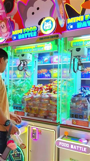 Biscuit muna kunin sa claw machine #clawmachine #maninipitvlogs