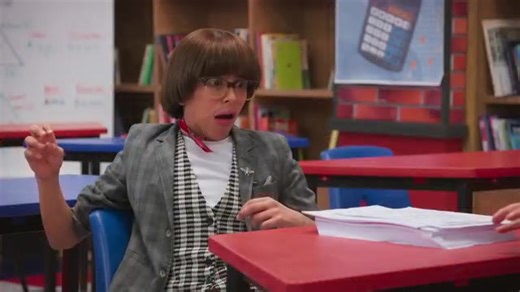 ¿Y ahora quién podrá ayudarlo? 🤔 Mini está a punto de perder su lugar en La CQ, hasta que Roque le revela un método con el que podría aprobar su examen. 📝👀 #LaCQNuevoIngreso, de lunes a viernes a las 7:00 p.m. por #El5, Disponible en ViX | Canal 5