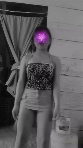 Niña Bailando con Cariño y Alegría