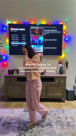 When it’s January 7th but all the Conformity Gate theories did in fact turn out to be just clowning. 🤡 #strangerthings #strangerthingsepisode9 #conformitygate #purplerain @Netflix @Stranger Things