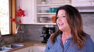 Best Summer Dessert: HOW TO MAKE A SUMMER 🌞 ICE CREAM TROUGH DESSERT! 🍦 recipe and shopping list >> https://reluctantentertainer.com/how-to-make-a-summer-ice-cream-trough-dessert/ | Reluctant Entertainer