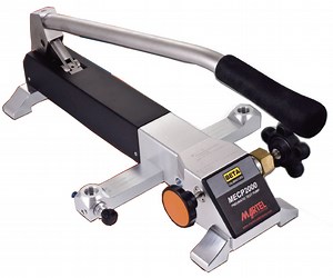 Portable High Pressure Pneumatic Hand Pump • JM Test Systems