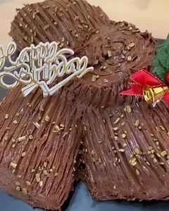 Birthday Yule Logs this January 壟 Delivery/Pick-Up: 0778969687 #oshellahomemadegoodness #yulelog #birthday #colombo #srilanka | Oshella - Homemade Goodness | Facebook
