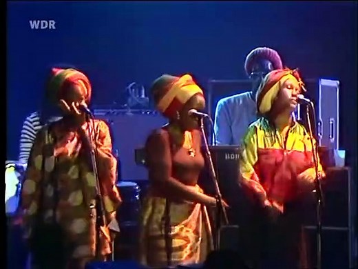 Bob Marley & The Wailers - No Woman, No Cry (Live)