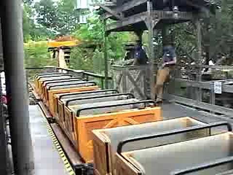 Big Thunder Mountain Railroad (Complete Ride Exprience) at Disneyland