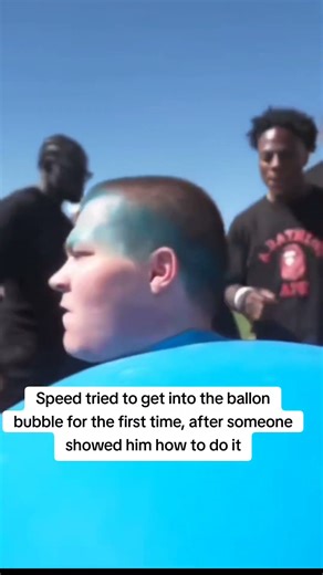 Speed tried to get into the ballon bubble for the first time #ishowspeed #wspeed #fyp