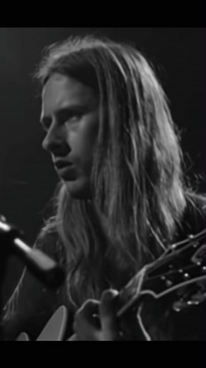 𝙴́𝚕𝚒𝚘𝚝 on Instagram: "Frogs - Alice in Chains (live at MTV Unplugged, 1996) .⠀ .⠀ .⠀ #aliceinchains #laynestaley #overnow #nutshell #laynestaleyforever #jerrycantrell #seankinney #mikeinez #mikestarr #madseason #mtv #unplugged #mtvunplugged #noexcuses #90s #90smusic #grunge #grungeaesthetic #rock #rocknroll #reelsgrunge #reels #livemusic #acoustic #acousticguitar #sunday #sundayvibes #nostalgia #music #90sgrunge"