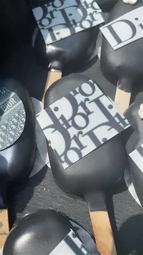 If you Adore her, Dior her 😏Dior cakesicles👀👀 follow me on instagram: Sweetestcakess #dior #christiandior #black #colourmill #party #hubby #wife