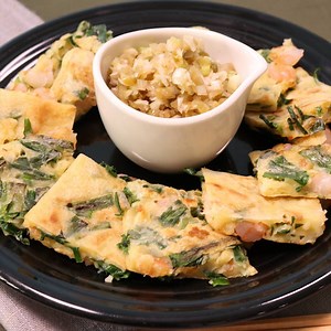 エビとニラのチヂミ ザーサイソース添え 作り方・レシピ | クラシル